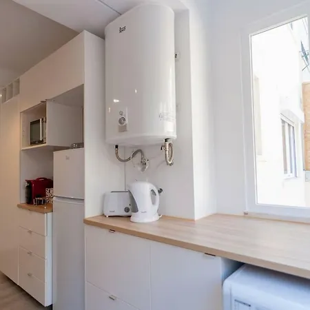 Spacious Basement In Alameda With Lovely Terrace! Lisboa