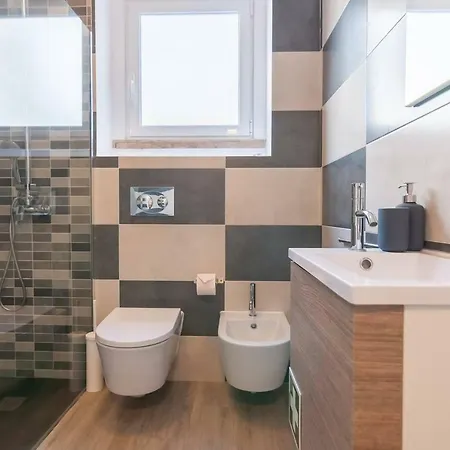 Spacious Basement In Alameda With Lovely Terrace! Lisboa