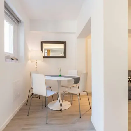 Spacious Basement In Alameda With Lovely Terrace! Лиссабон