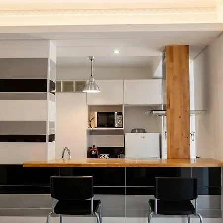 Daire Spacious Basement In Alameda With Lovely Terrace! Lisboa